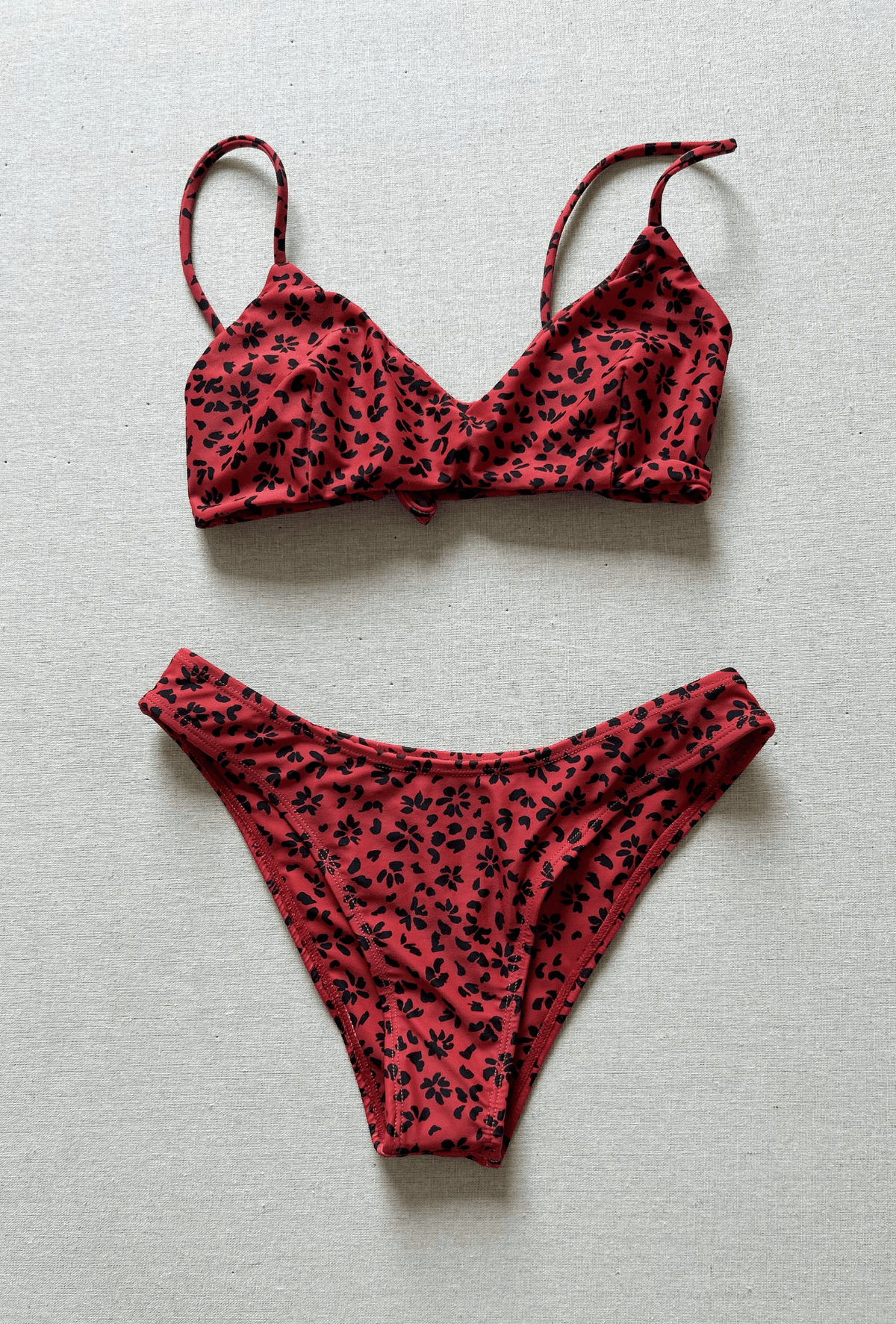 sporty top / sporty bottom in red floral - size xs