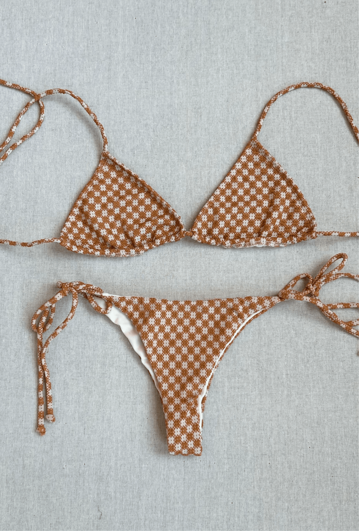 ELSA TOP + STRING BOTTOM IN LAUREL SET XS SET