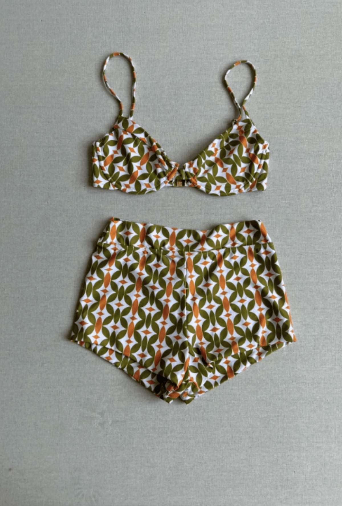 The Lulu Top + Sutton Short in Avocado Mod (Size Large)